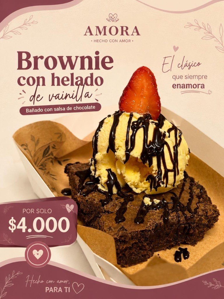 Brownie con helado de vainilla